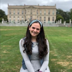 Meet your Posher, Ariella